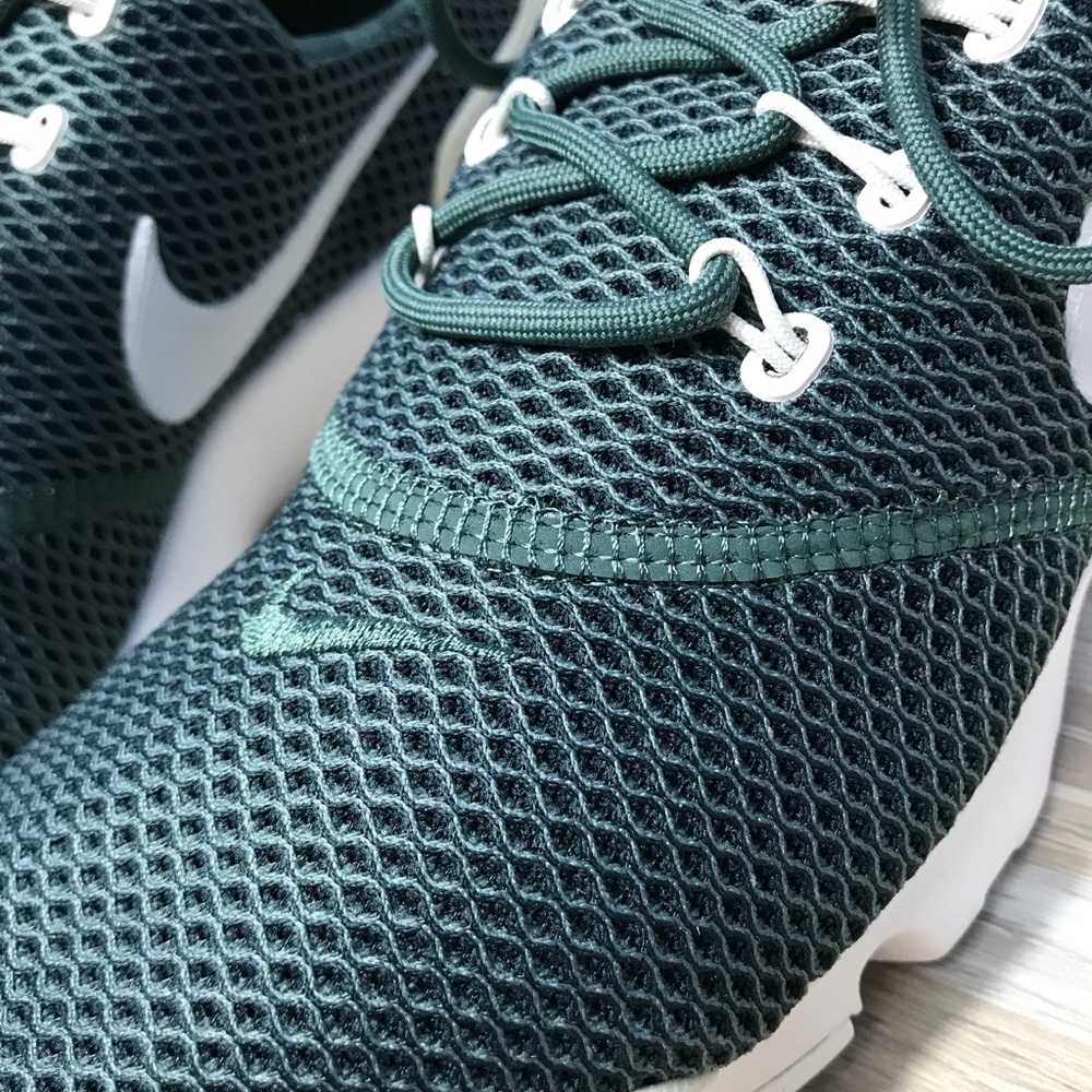 NWT Nike Air Presto Fly Green WMNS - Picture 5 of 8